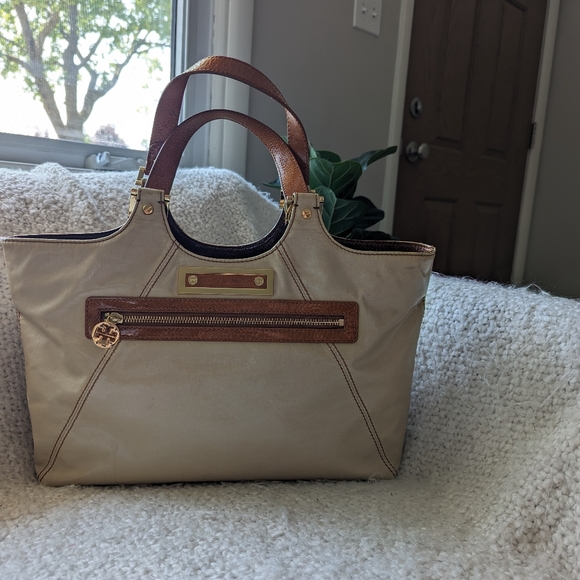 Tory Burch Brewster Tote - Picture 2 of 11
